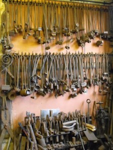 14-226x300 COMMON HAND FORGING TOOLS